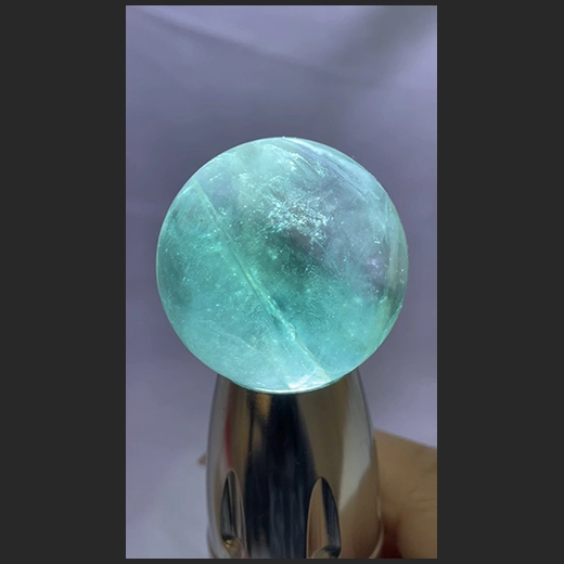 各种类型的绿莹石球来了