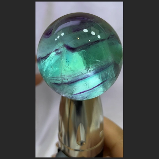 各种类型的绿莹石球来了