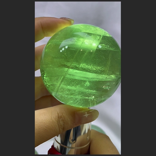 冰透冰透的绿萤石 🧚