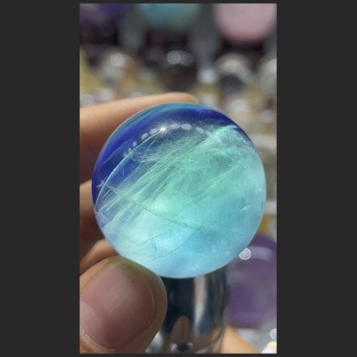 带有星光的深海蓝色球🌊